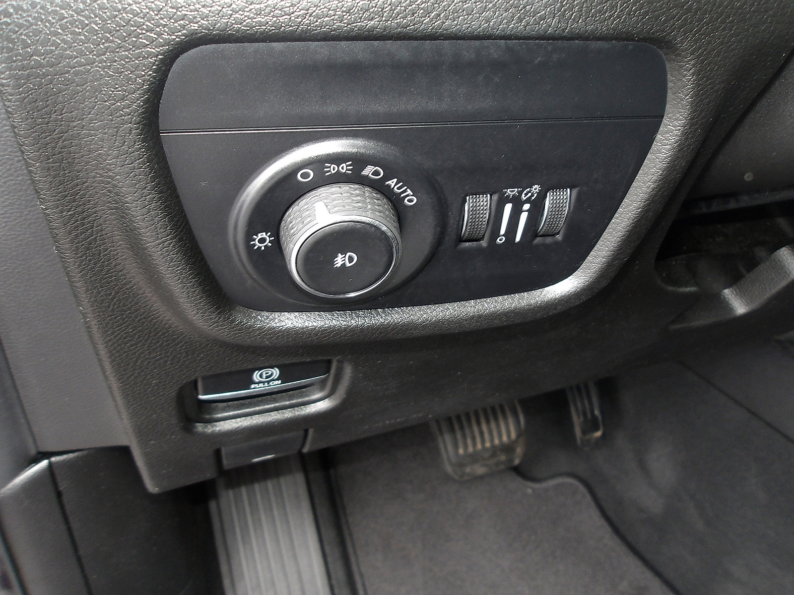 Used 2023 Jeep Grand Cherokee L Limited image 19