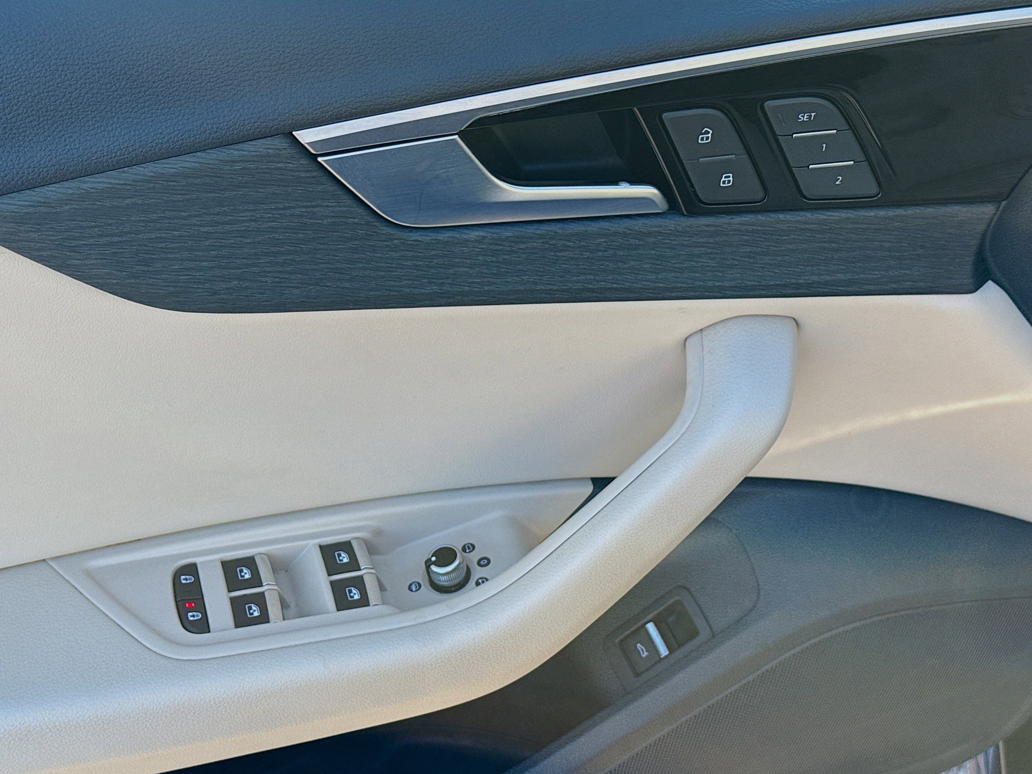 Used 2024 Audi A4 2.0T Premium w/ Convenience Package image 22