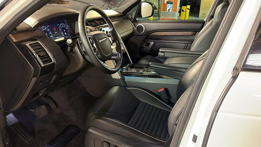 Used 2020 Land Rover Discovery HSE Luxury AWD/4WD image 22