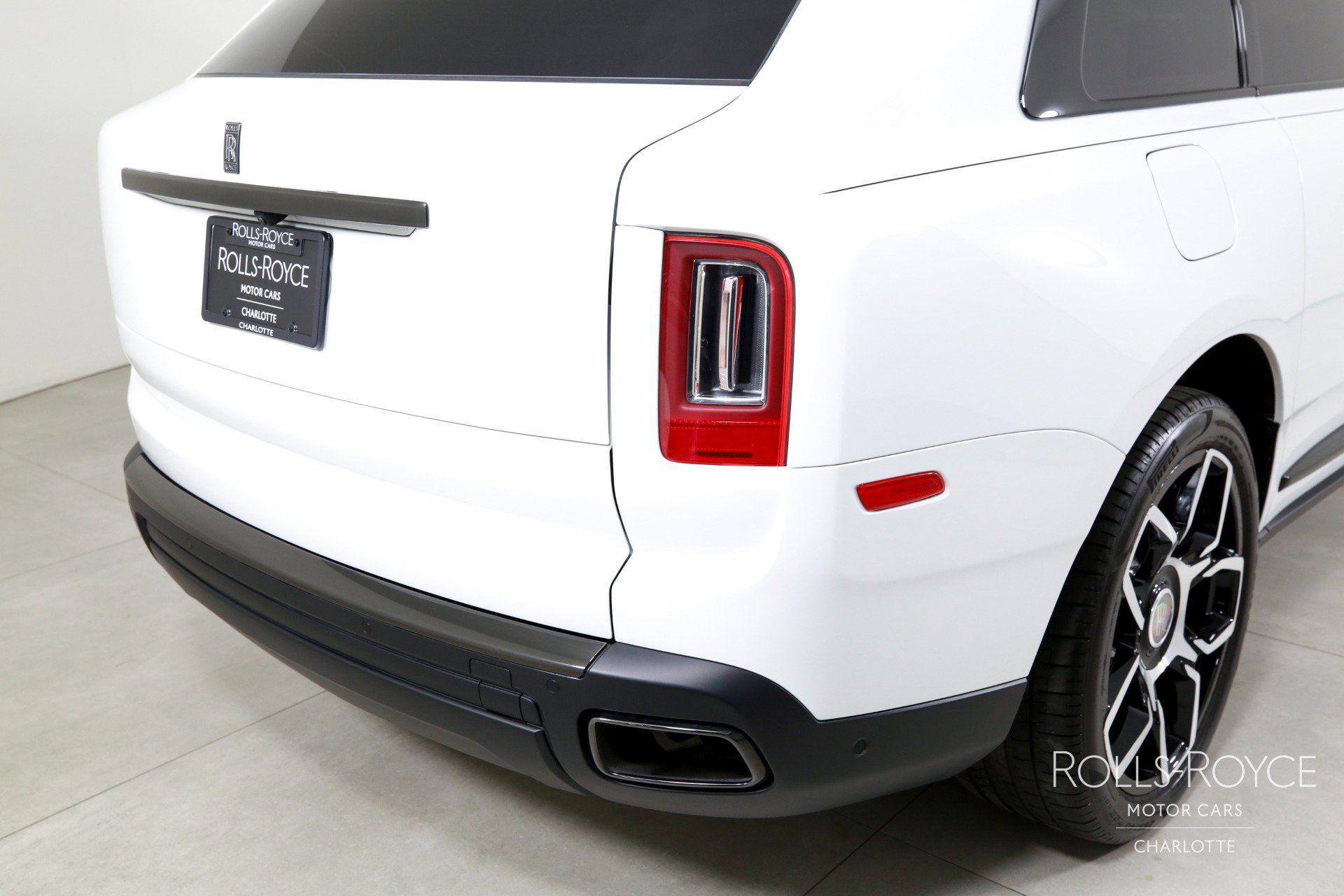 Used 2023 Rolls-Royce Cullinan Black Badge w/ Driver's Package image 49