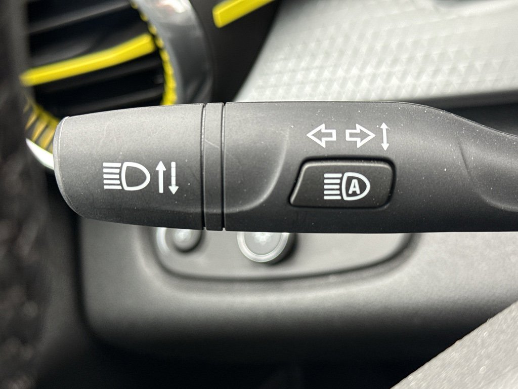 Used 2025 Chevrolet Trax LT w/ Driver Confidence Package FWD image 19