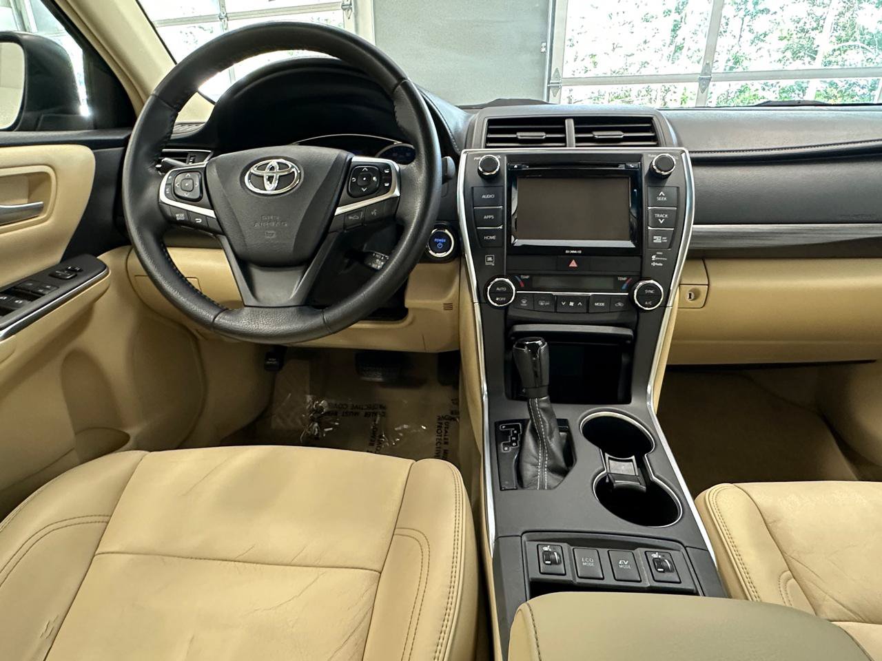 Used 2015 Toyota Camry XLE w/ Moonroof Package FWD image 28