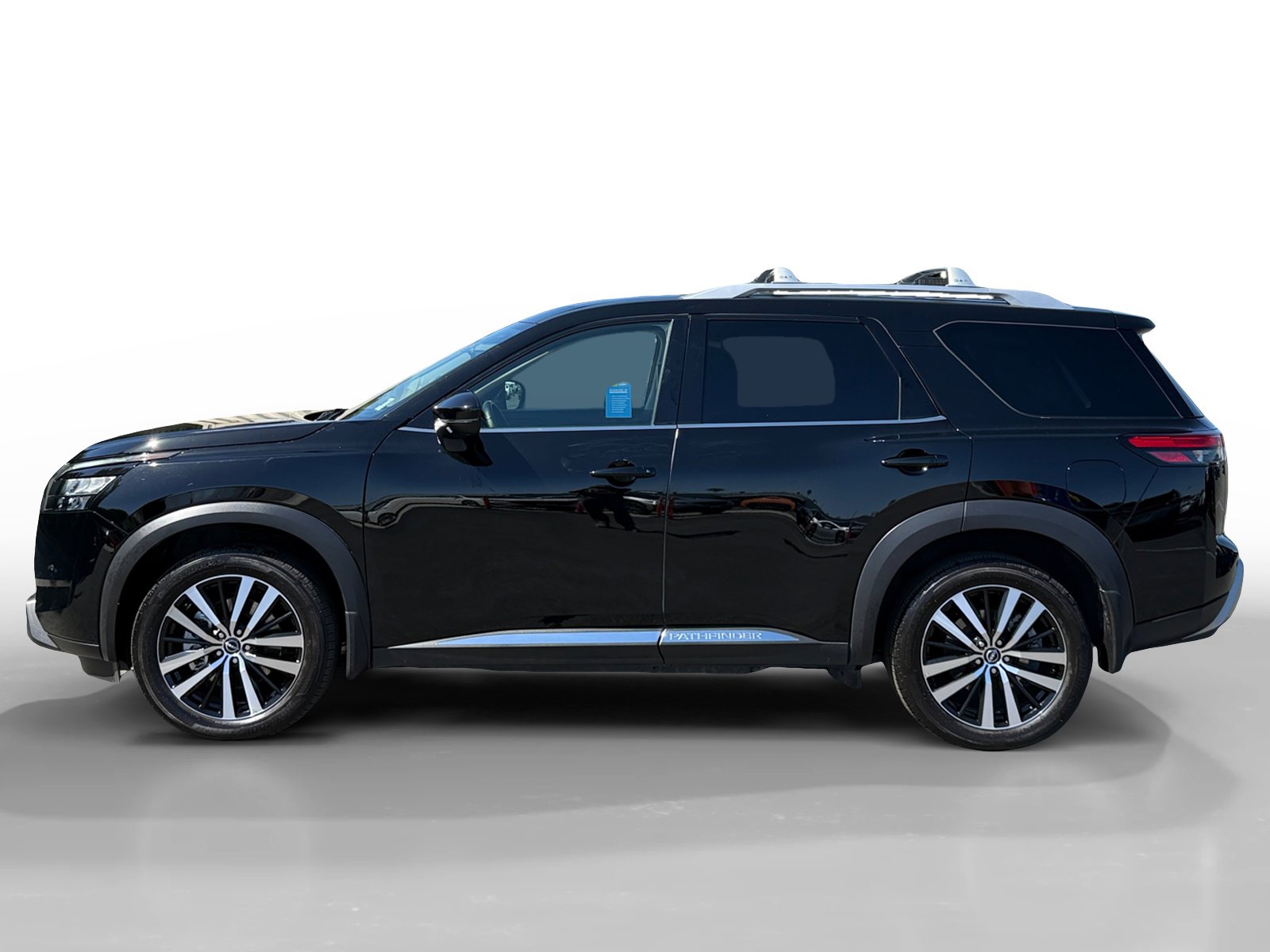 Used 2025 Nissan Pathfinder Platinum w/ Cargo Package AWD/4WD image 2