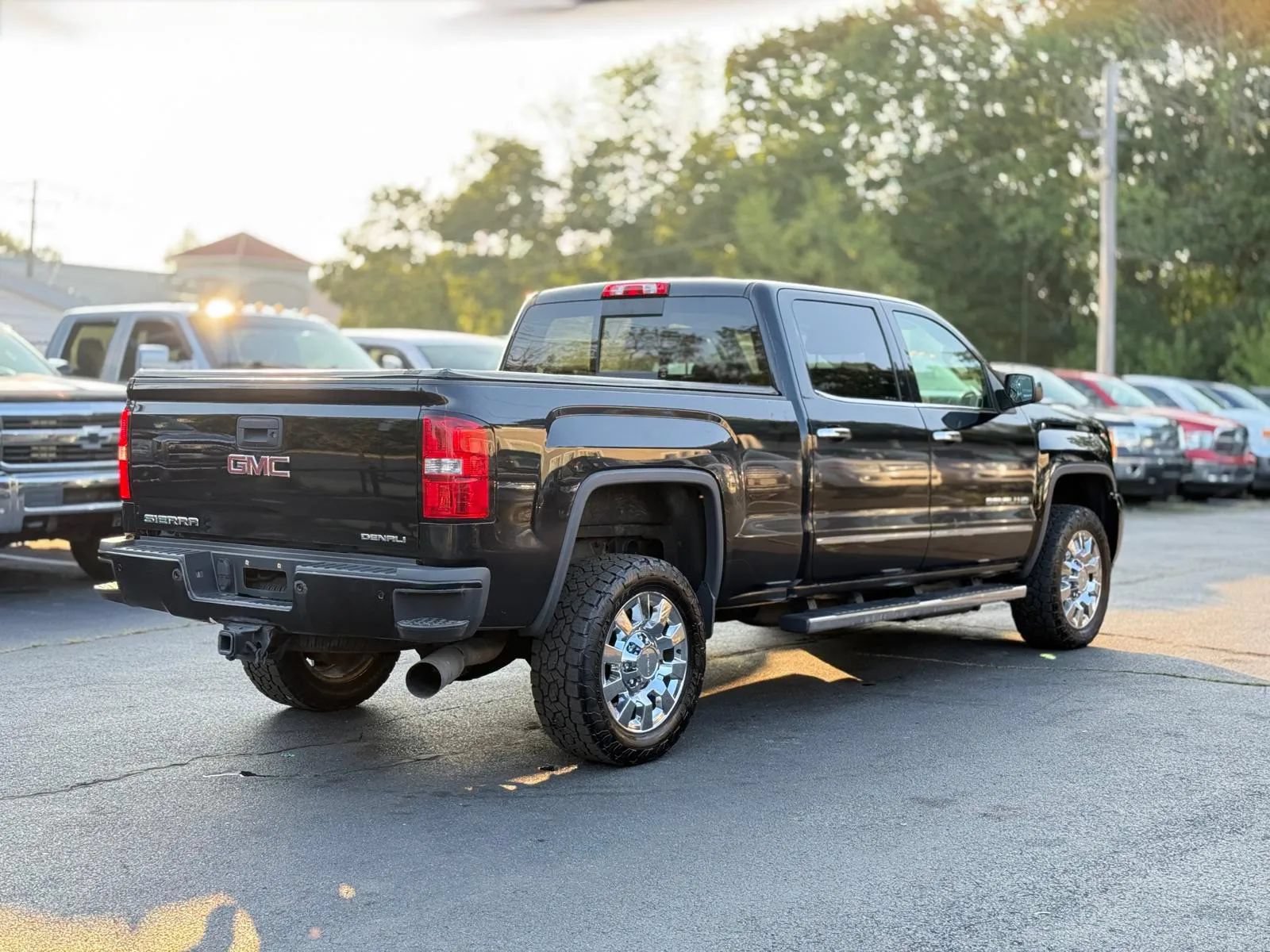 Used 2015 GMC Sierra 2500 Denali w/ Duramax Plus Package AWD/4WD image 7