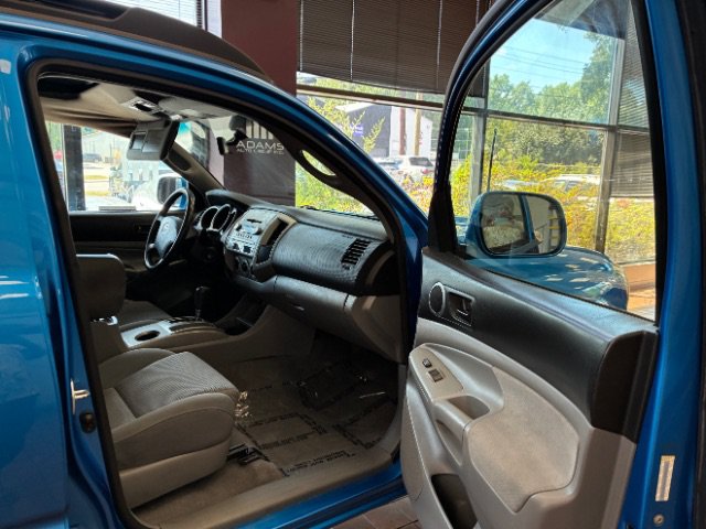Used 2007 Toyota Tacoma PreRunner w/ TRD Sport Pkg #1 RWD image 25