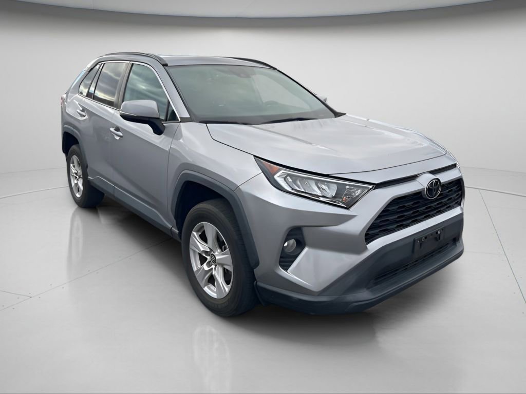 Used 2021 Toyota RAV4 XLE image 2
