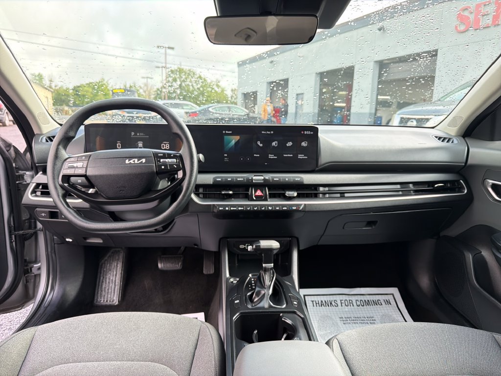 Used 2025 Kia K4 FWD image 16