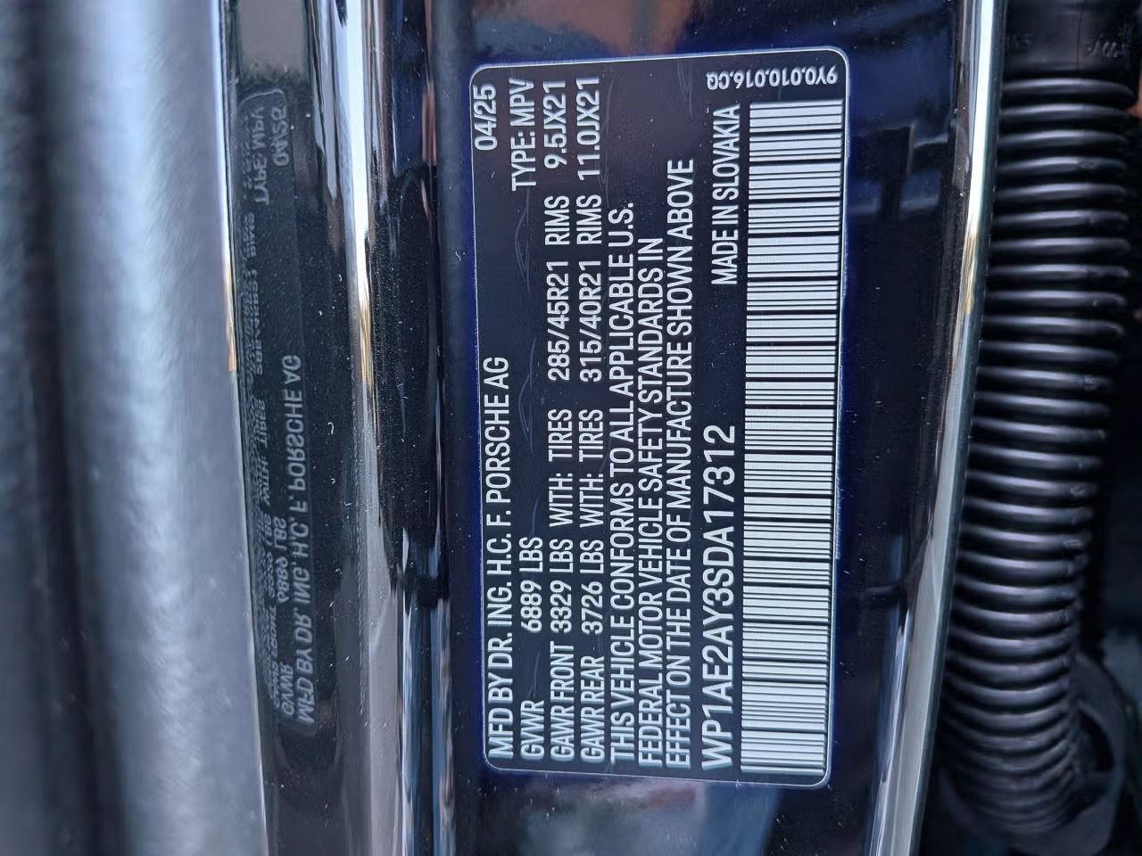Certified 2025 Porsche Cayenne E-Hybrid AWD/4WD image 29