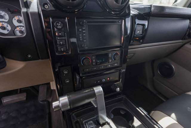 Used 2004 HUMMER H2 w/ Preferred Equipment Group image 33
