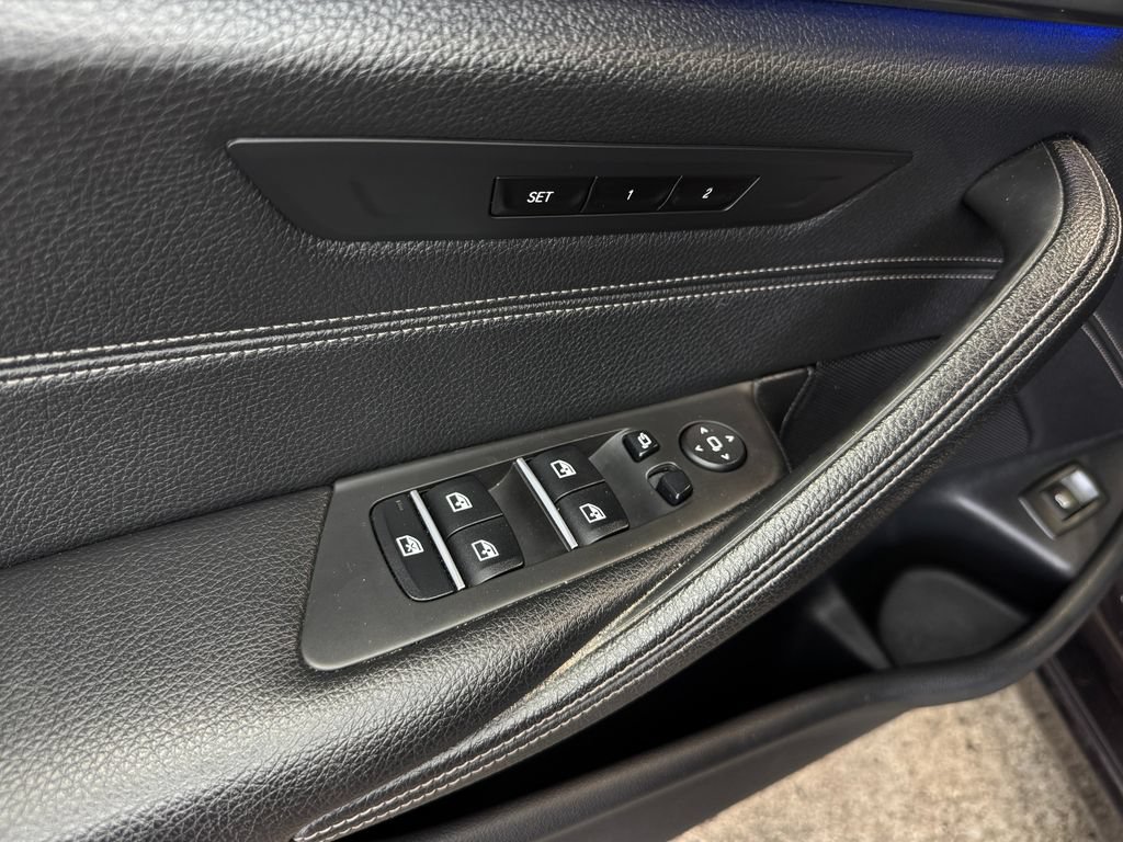 Used 2019 BMW 540i xDrive w/ Convenience Package AWD/4WD image 11
