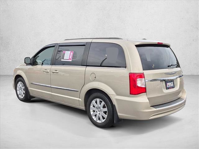 Used 2015 Chrysler Town & Country Touring FWD image 8