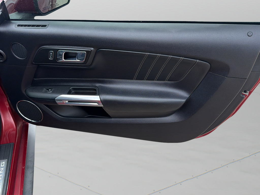 Used 2015 Ford Mustang Premium RWD image 9