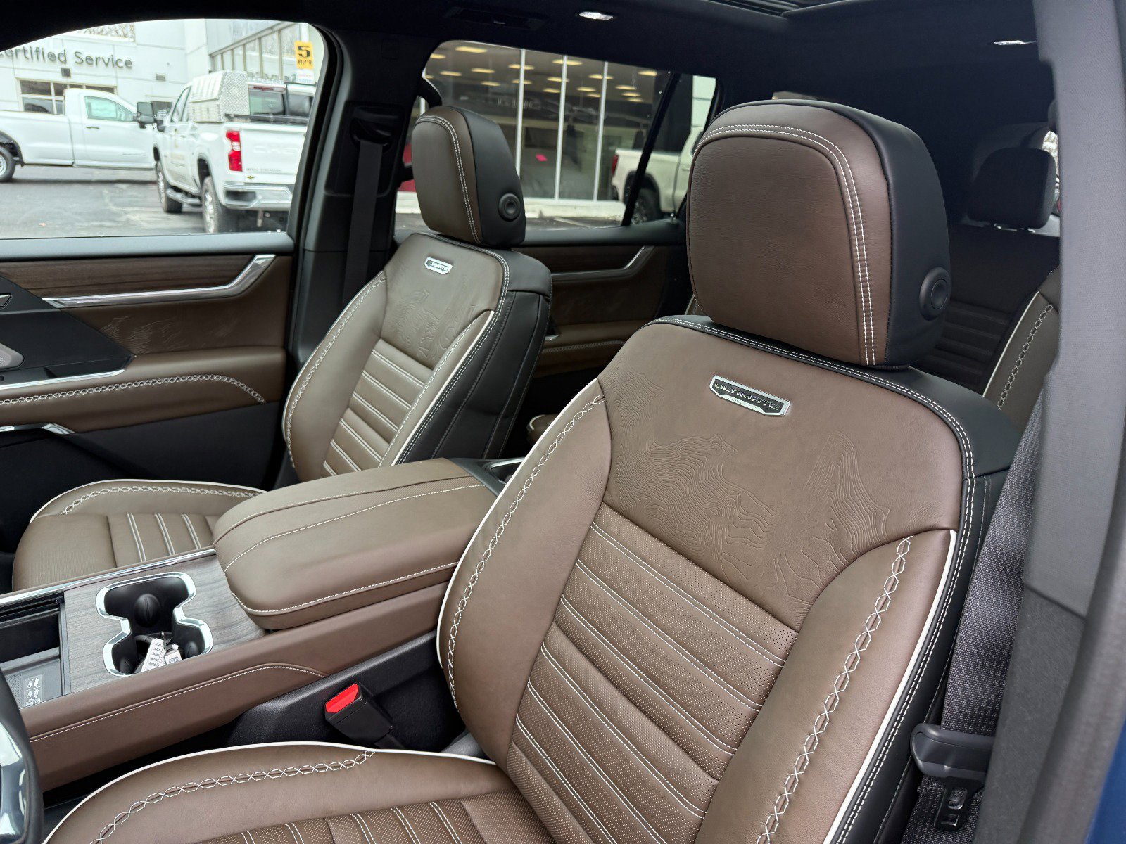 New 2026 GMC Acadia Denali Ultimate w/ LPO, Rugged Package image 14