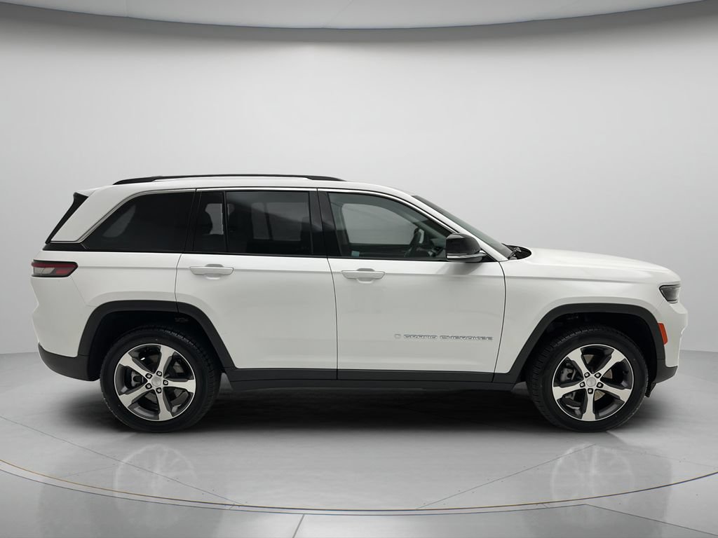 Used 2023 Jeep Grand Cherokee 4WD 4xe image 2