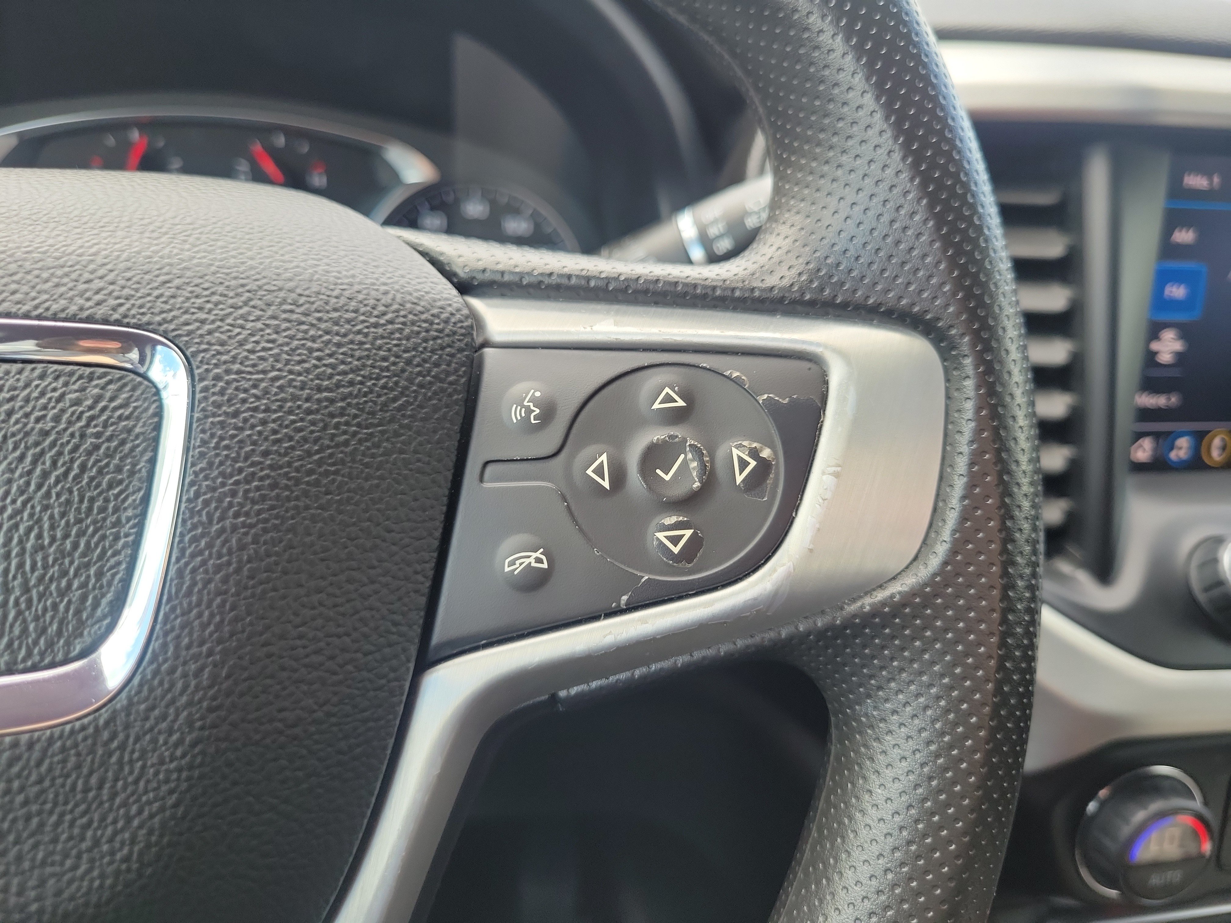 Used 2023 GMC Acadia SLE w/ Elevation Edition FWD image 19