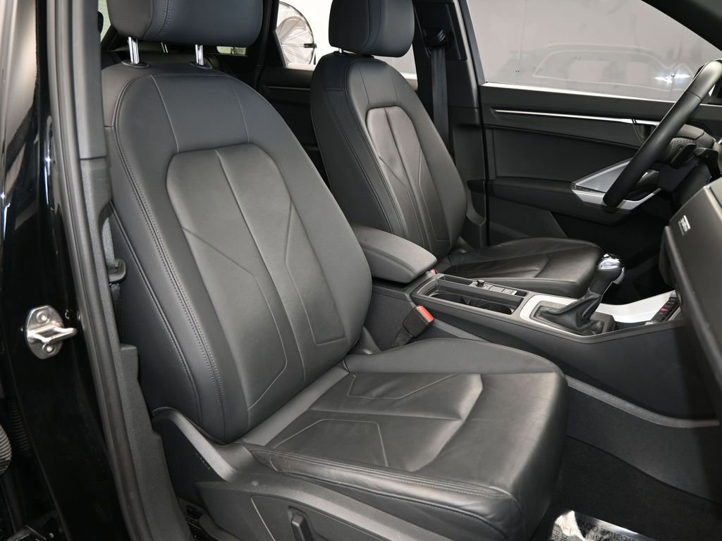 Used 2025 Audi Q3 2.0T Premium image 43