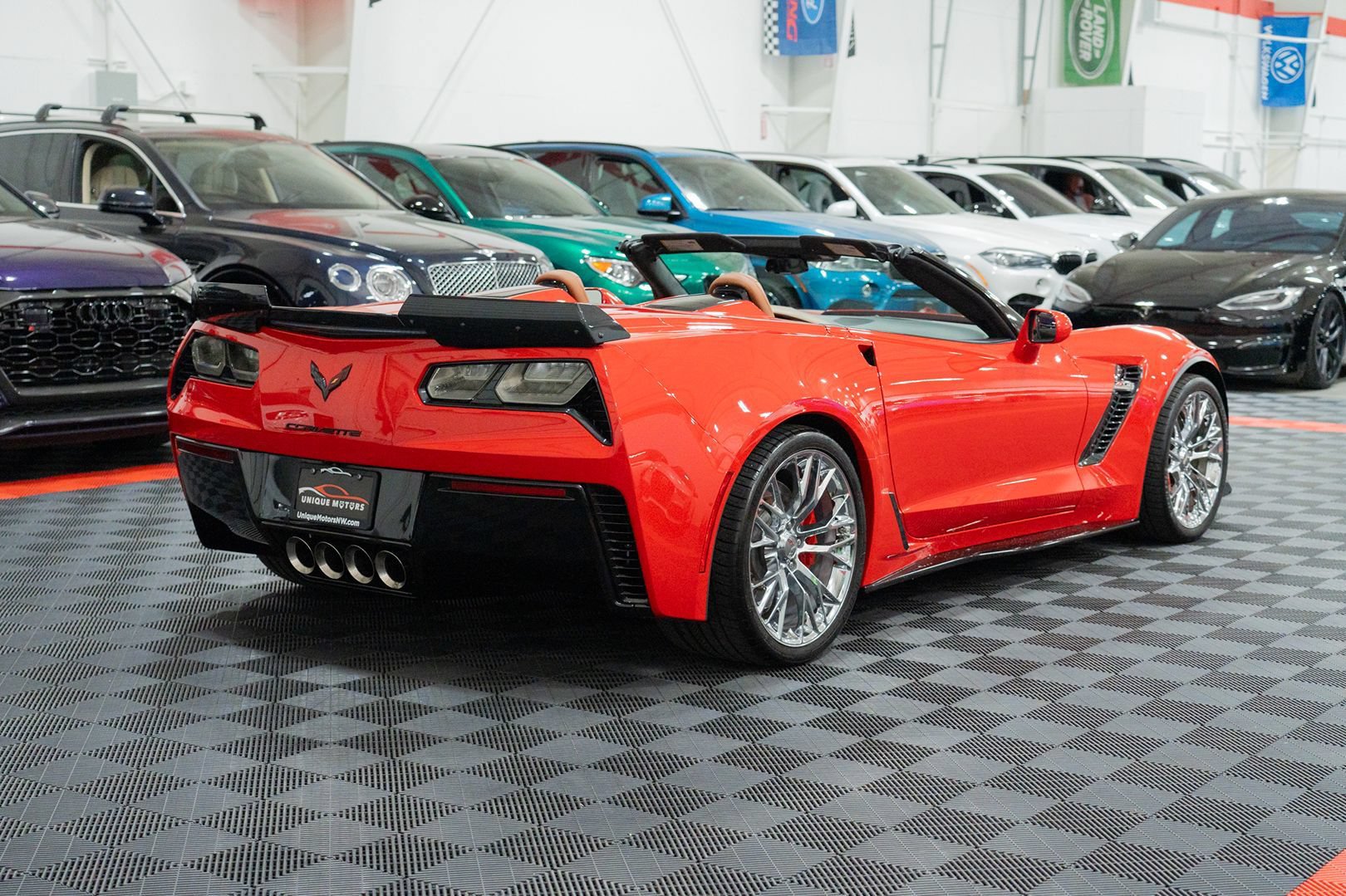 Used 2016 Chevrolet Corvette Z06 w/ 3LZ Preferred Equipment Group RWD image 8
