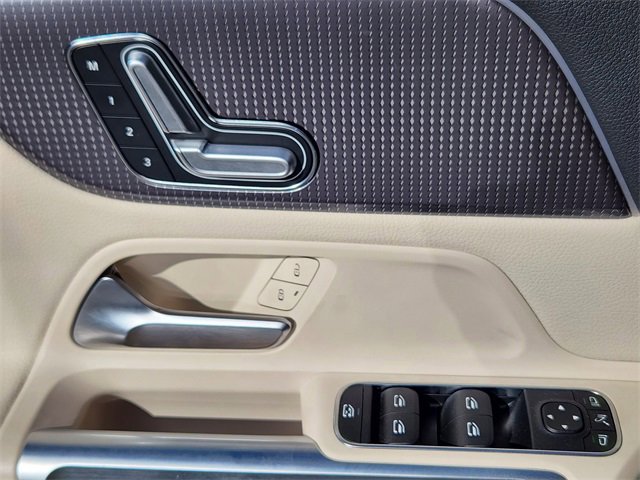 Certified 2023 Mercedes-Benz EQB 300 4MATIC image 11