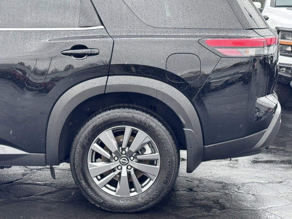 Used 2025 Nissan Pathfinder S image 36