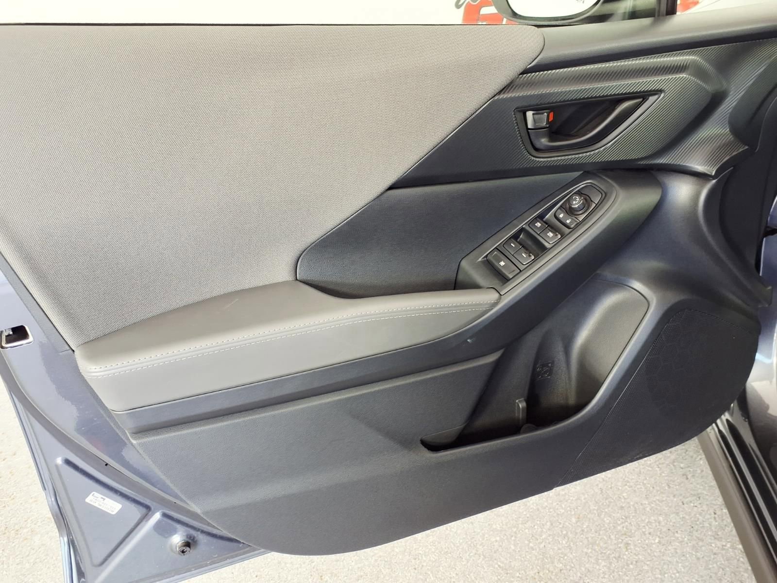 Used 2025 Subaru Crosstrek 2.0i Premium image 14