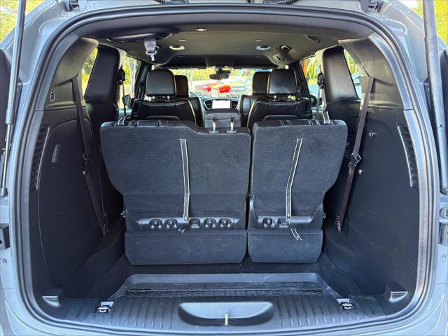 Certified 2025 Chrysler Pacifica Select AWD/4WD image 13