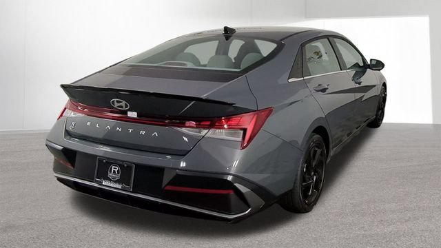 New 2026 Hyundai Elantra SEL Sport Premium FWD image 8