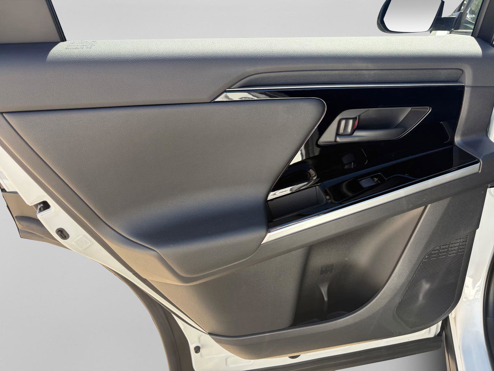 Certified 2025 Toyota bZ4X AWD image 19