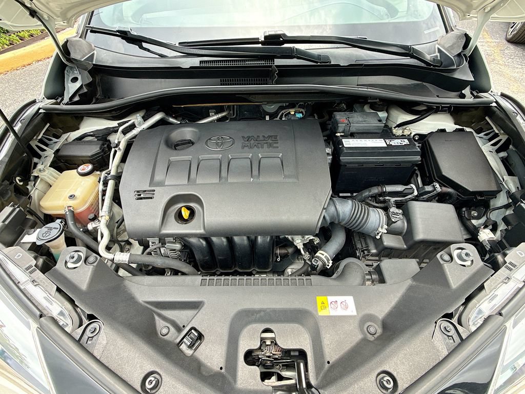 Used 2021 Toyota C-HR XLE FWD image 28