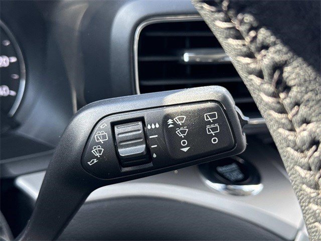 Used 2022 Ford Explorer XLT w/ Equipment Group 202A image 25