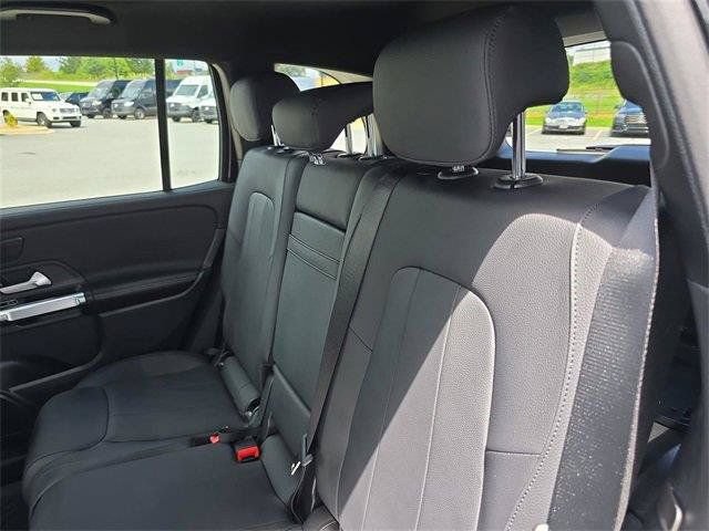 Used 2026 Mercedes-Benz GLB 250 4MATIC image 17