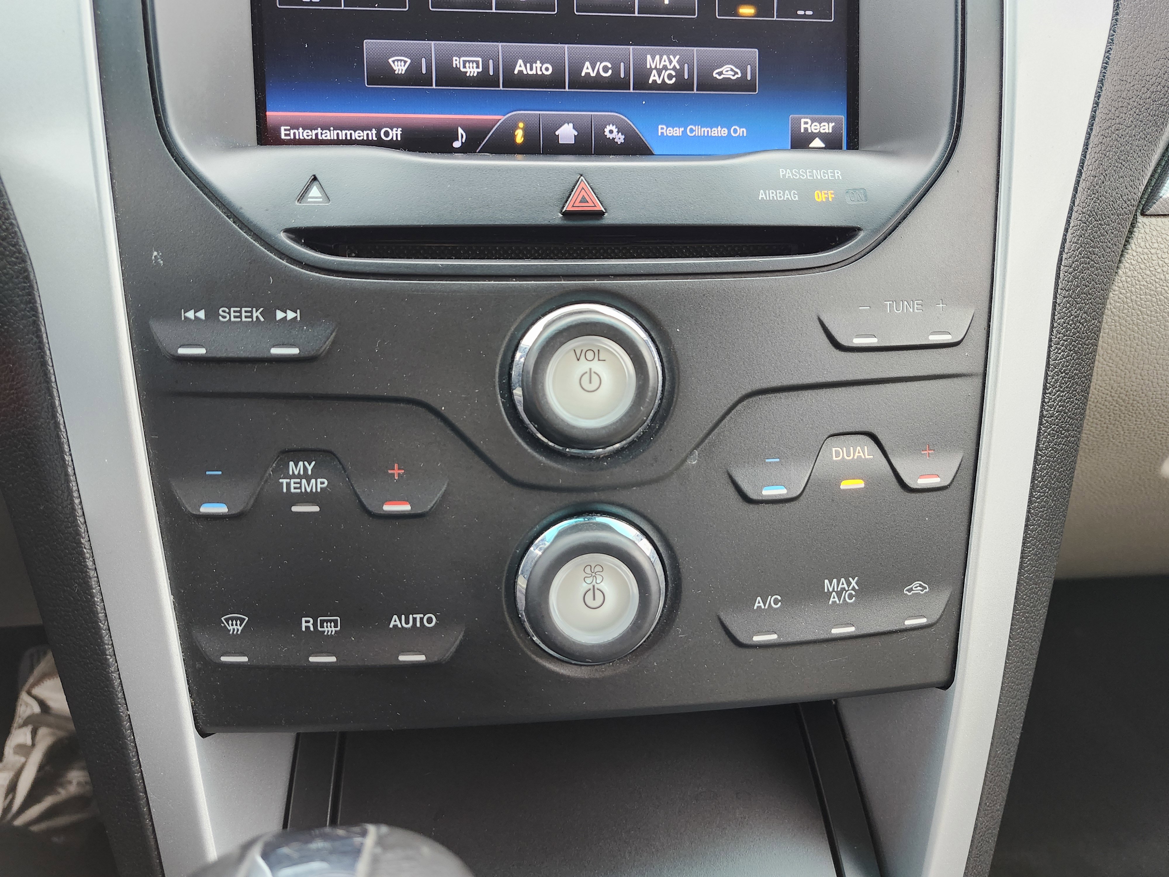 Used 2013 Ford Explorer XLT image 35