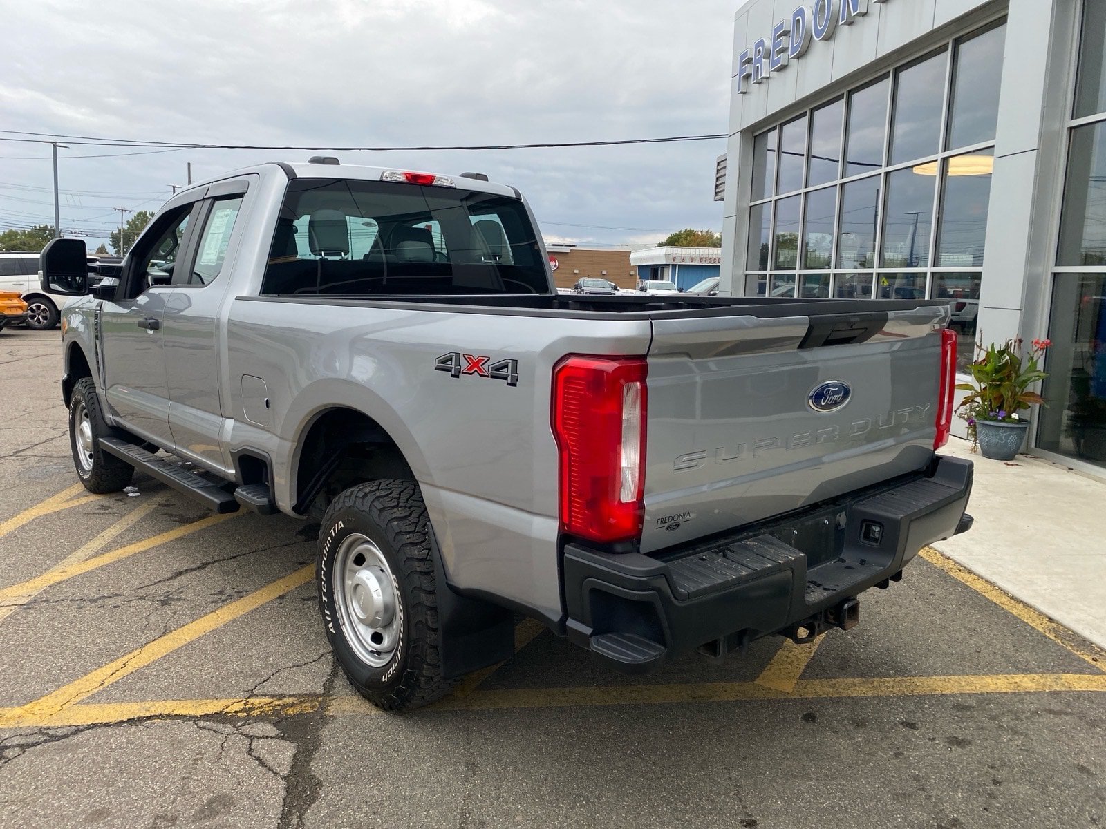 Used 2023 Ford F250 XL w/ Snow Plow Prep Package AWD/4WD image 4
