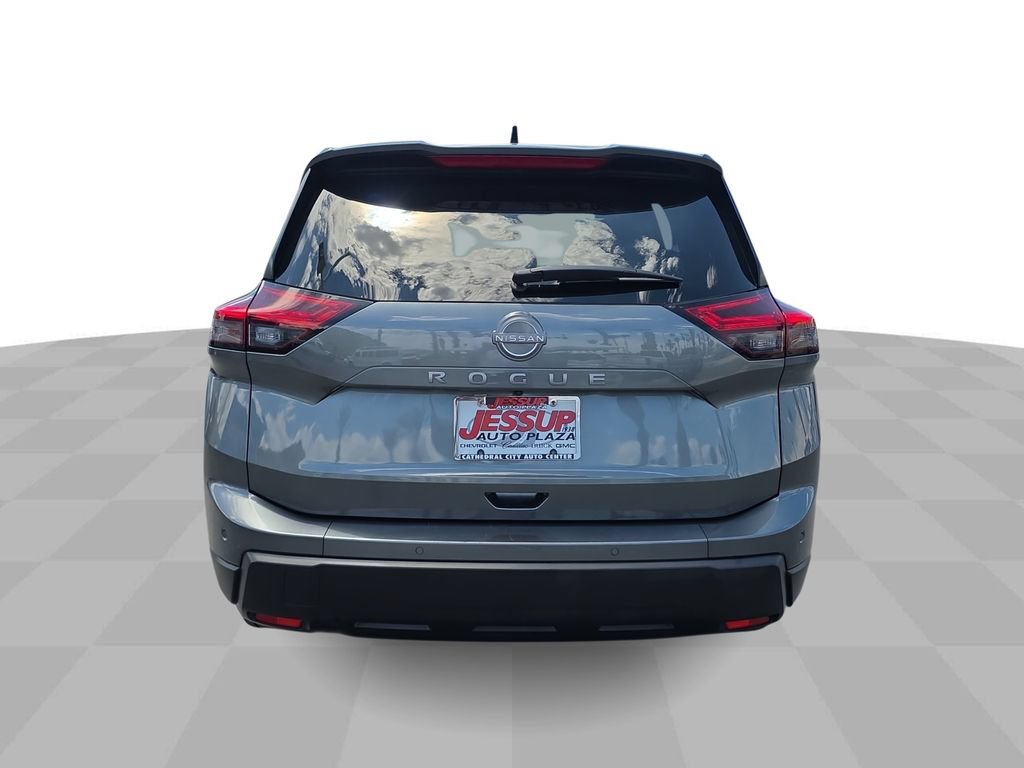Used 2024 Nissan Rogue S FWD image 7