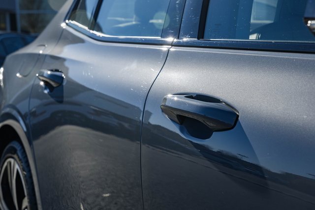 Used 2023 Volvo S60 T8 Plus image 14