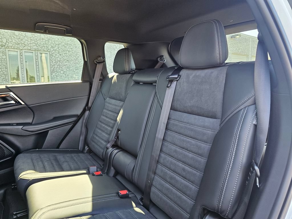 New 2026 Mitsubishi Outlander LE AWD/4WD image 14