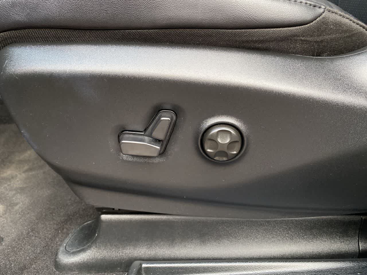 Used 2025 Chrysler Pacifica Select FWD image 13