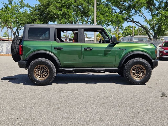 Used 2023 Ford Bronco Black Diamond w/ Sasquatch Package image 4