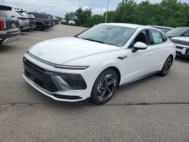 New 2026 Hyundai Sonata SEL FWD image 2