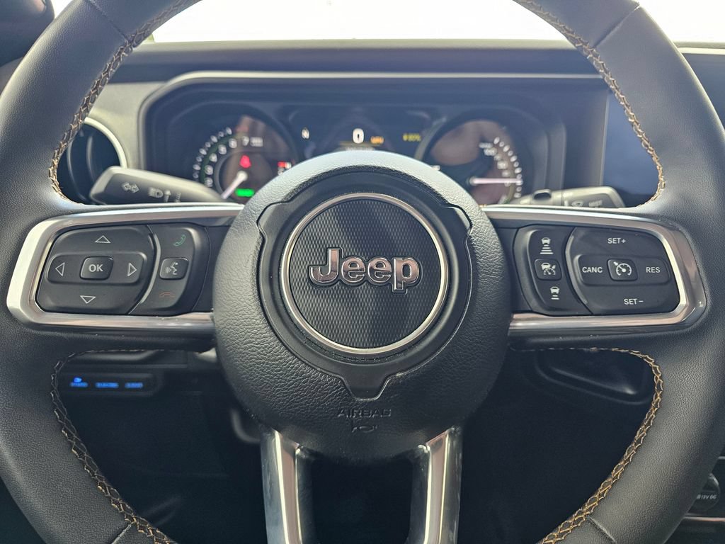 Used 2024 Jeep Wrangler Unlimited Sahara AWD/4WD image 19