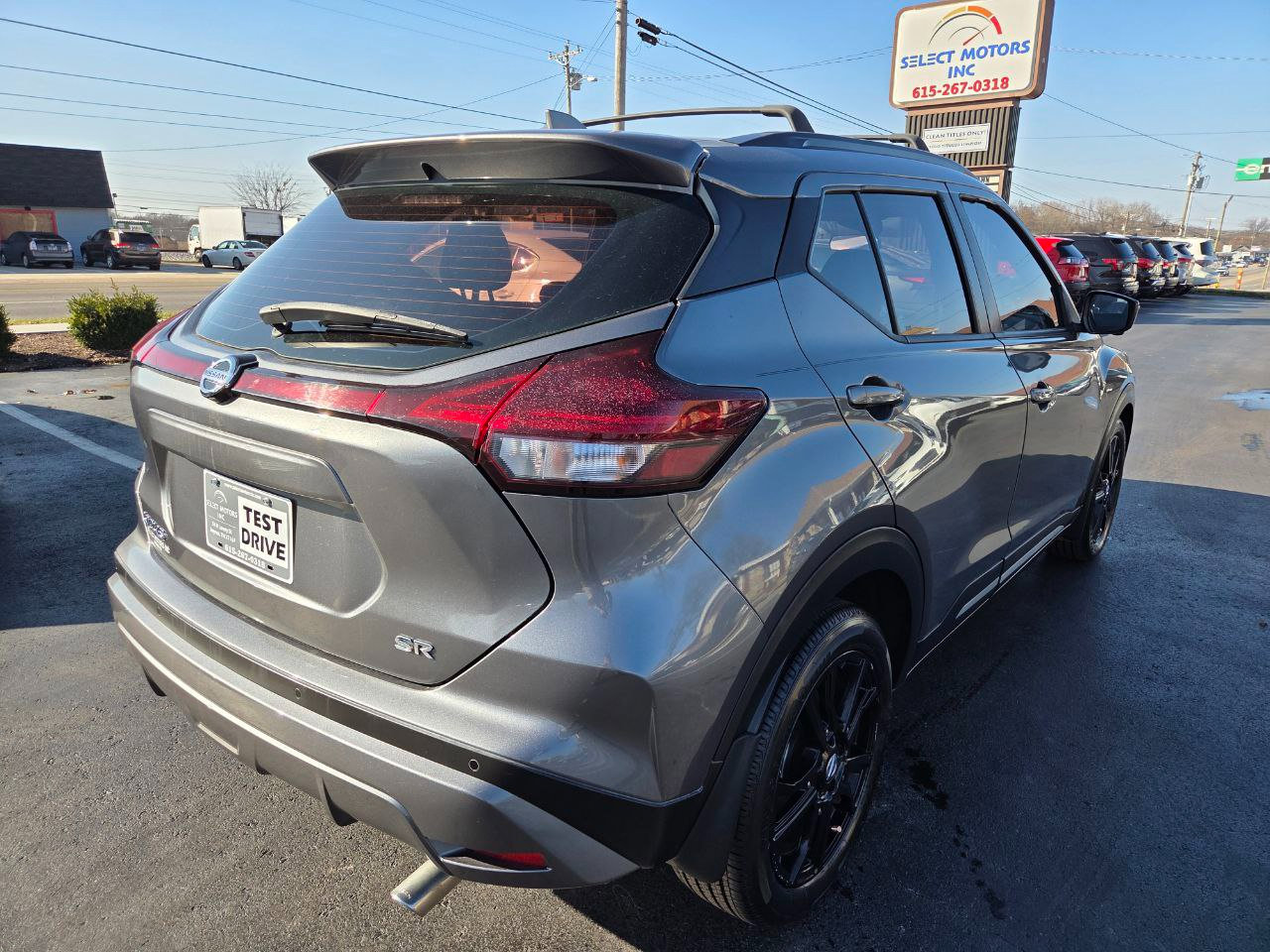 Used 2021 Nissan Kicks SR w/ Exterior Package image 5