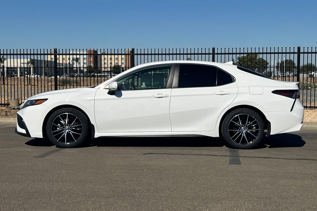 Certified 2022 Toyota Camry SE w/ Convenience Package FWD image 9