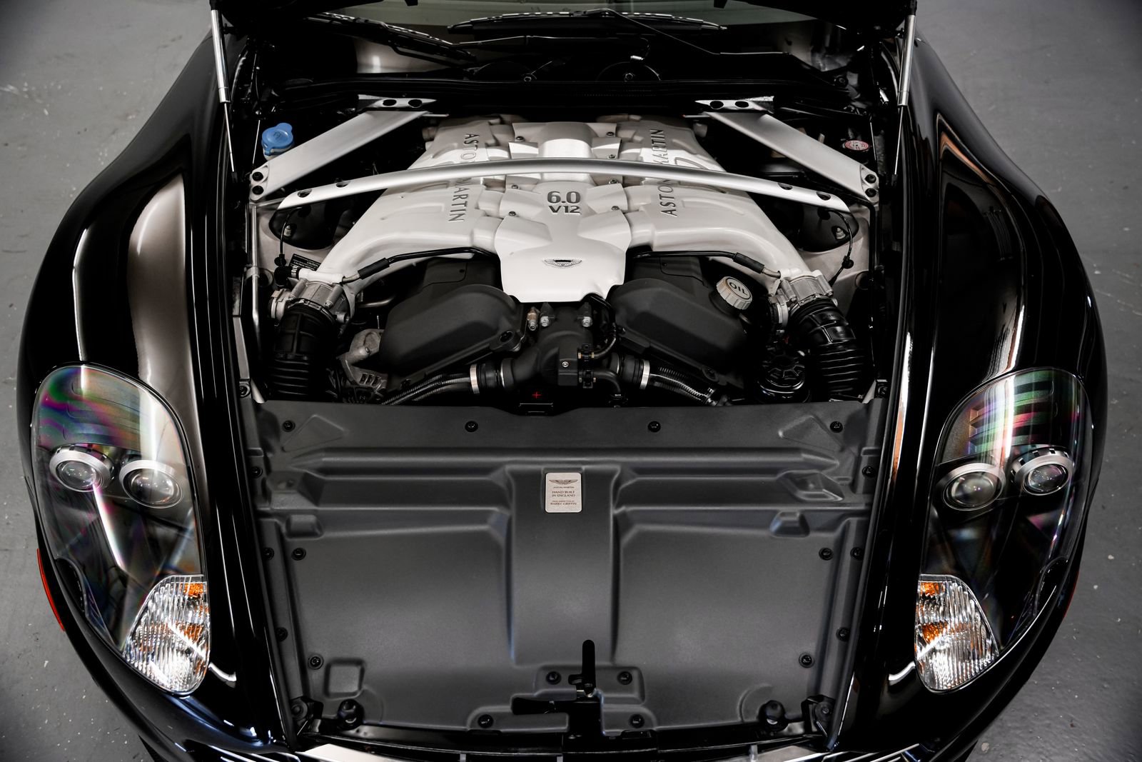 Used 2009 Aston Martin DBS Coupe RWD image 38