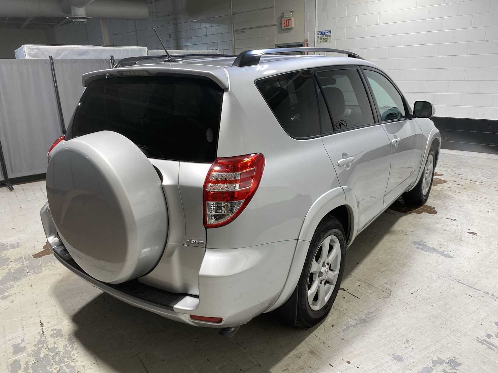 Used 2011 Toyota RAV4 Limited w/ Limited Extra Value Pkg AWD/4WD image 26