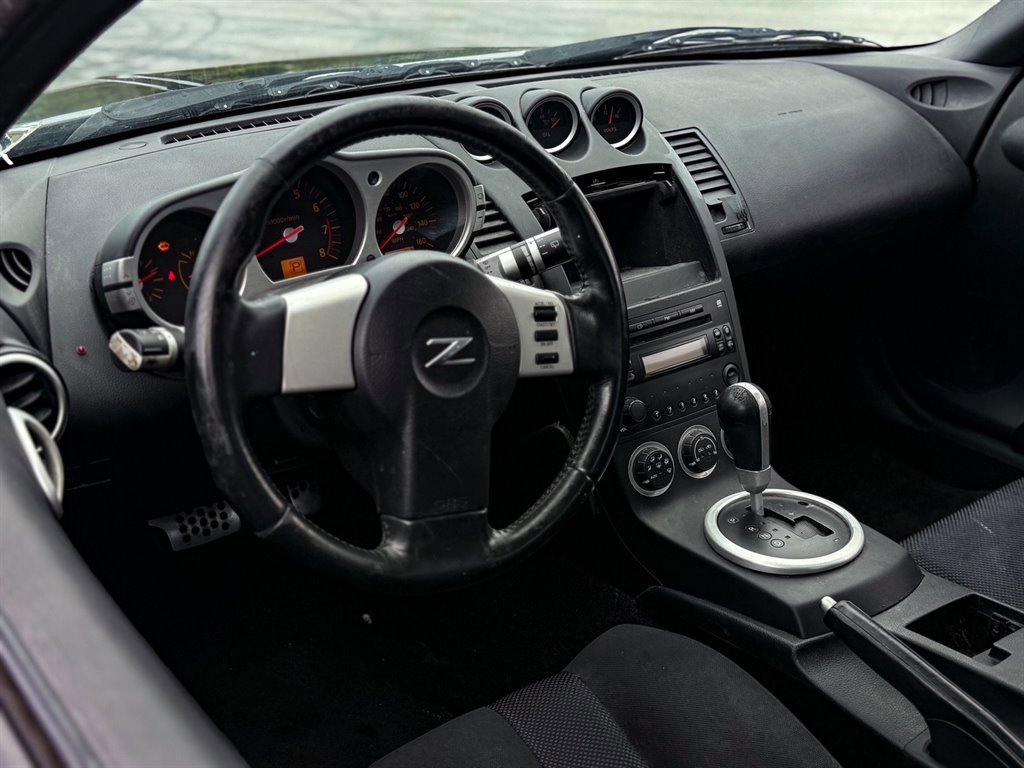 Used 2004 Nissan 350Z Enthusiast w/ Cargo Convenience Pkg image 7