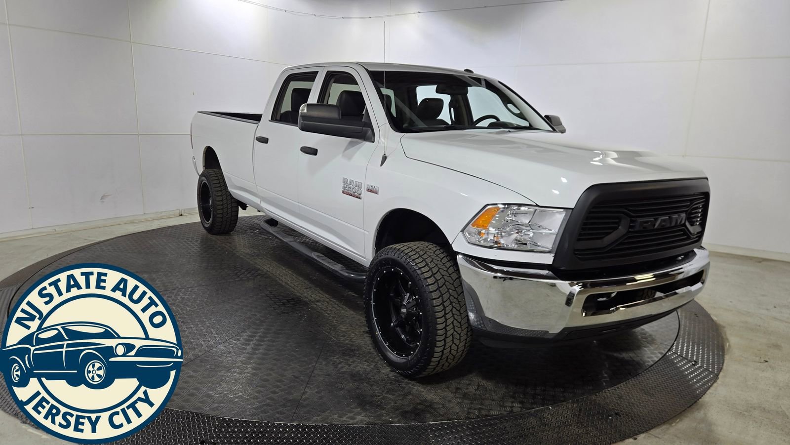 Used 2018 RAM 2500 Tradesman w/ Chrome Appearance Group image 1