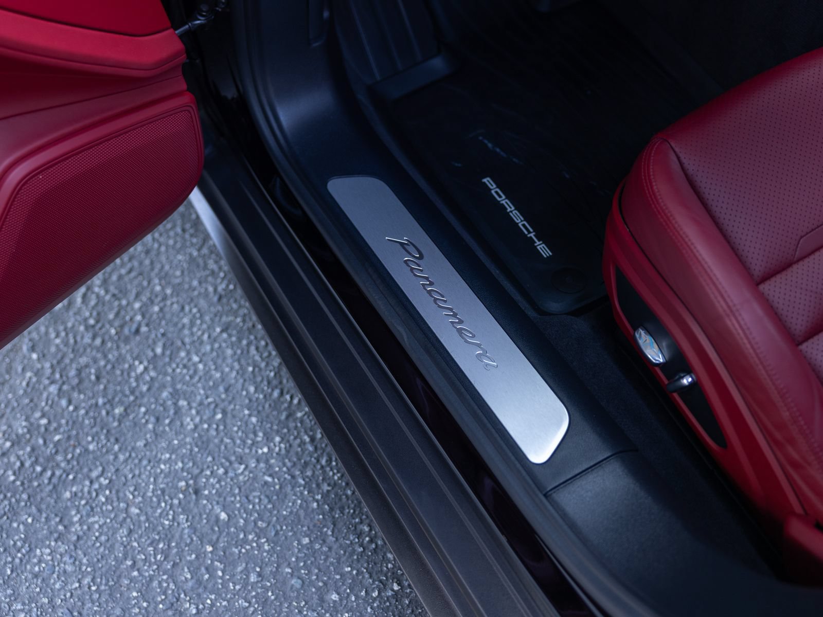 Certified 2020 Porsche Panamera image 40