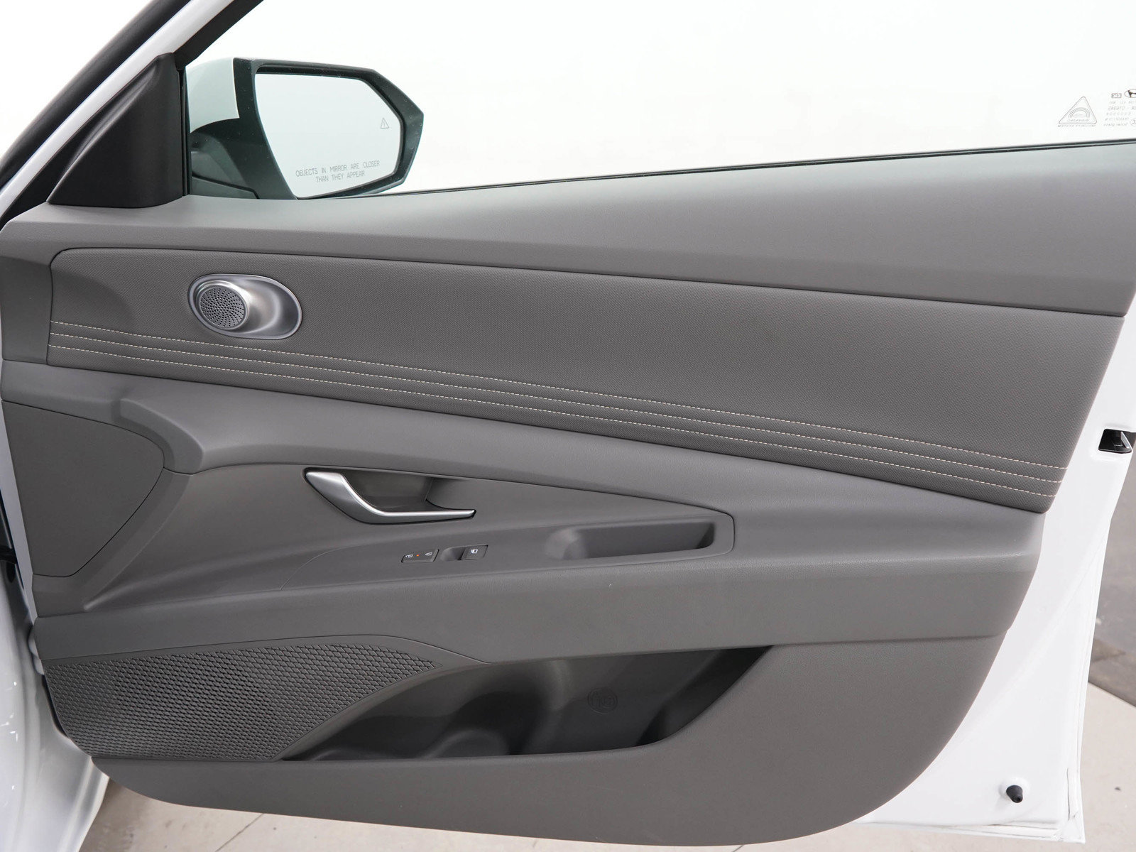 Used 2025 Hyundai Elantra SEL FWD image 9