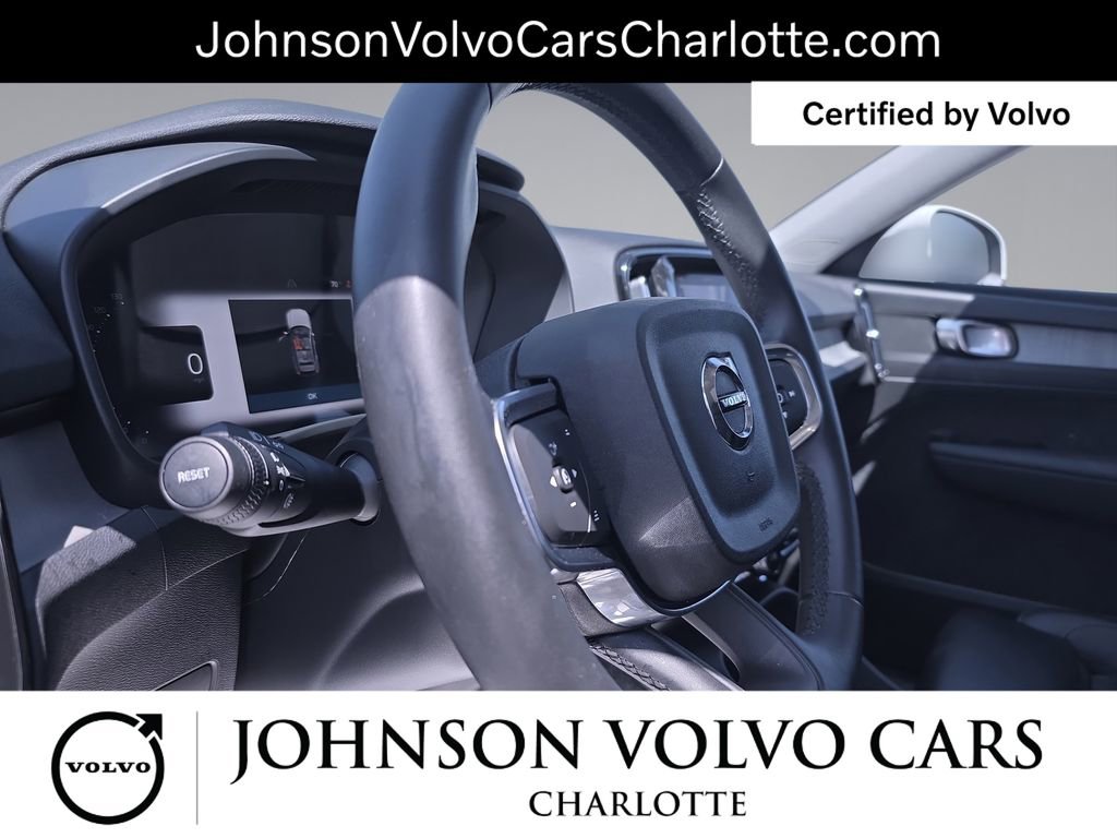 Certified 2025 Volvo XC40 B5 Plus AWD/4WD image 16