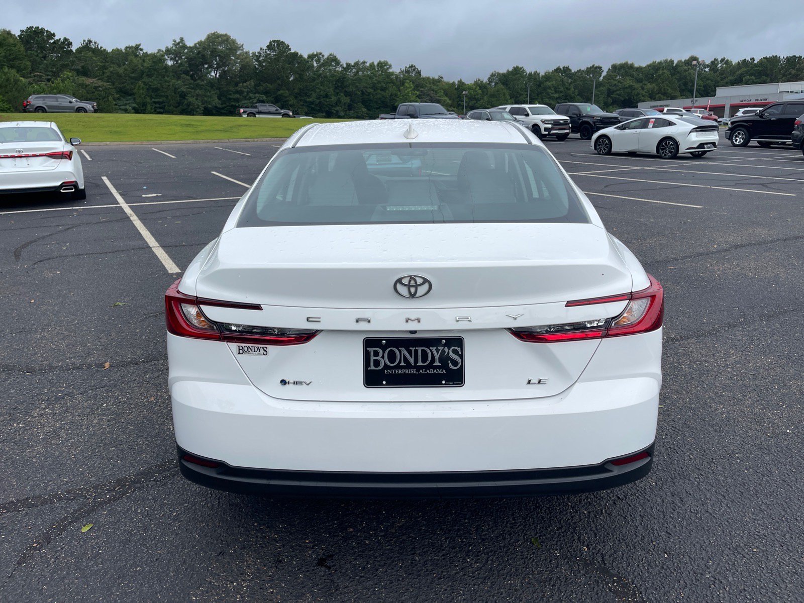 Used 2025 Toyota Camry LE FWD image 15