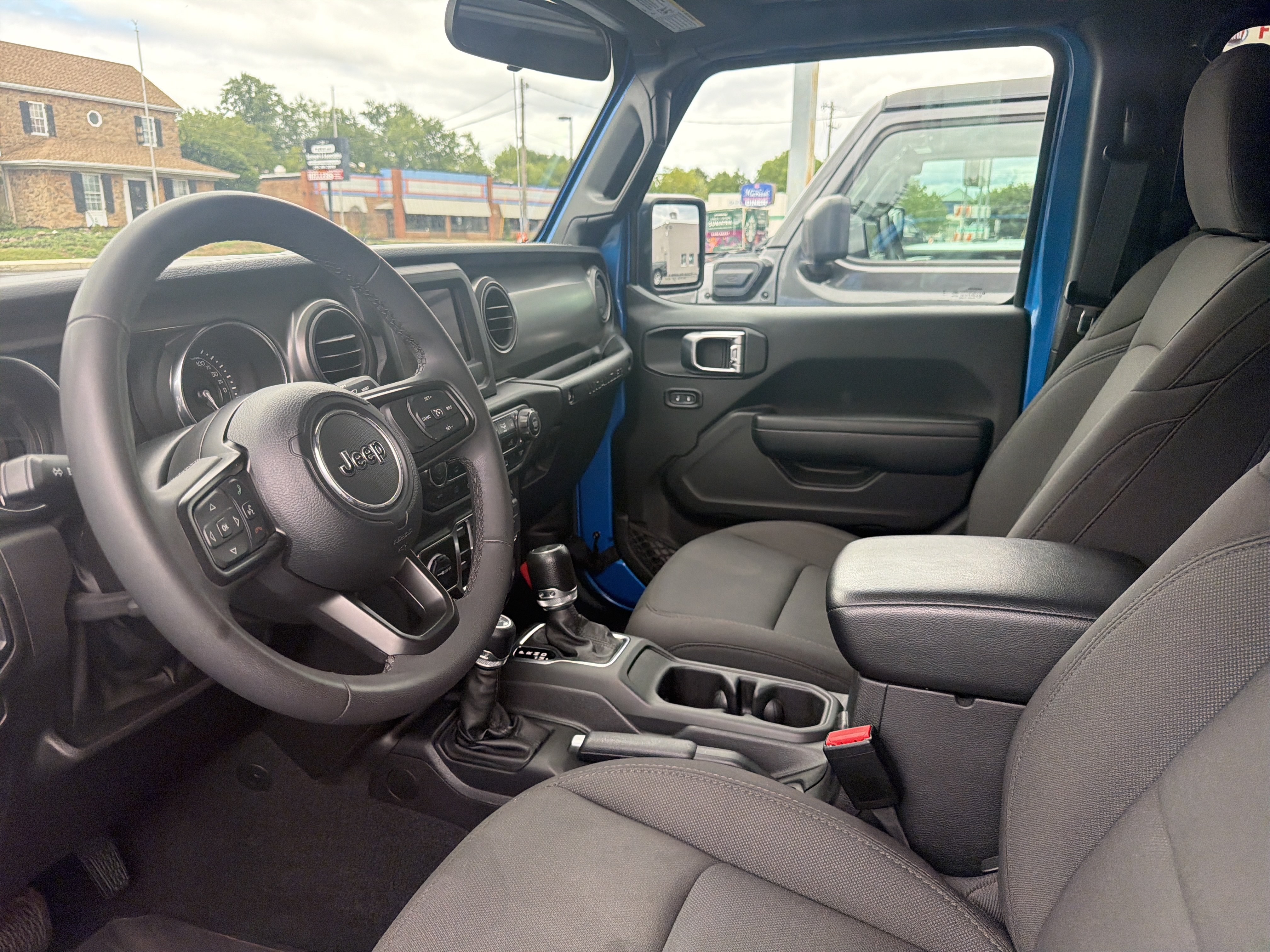 Certified 2023 Jeep Wrangler Unlimited w/ Convenience Group AWD/4WD image 22